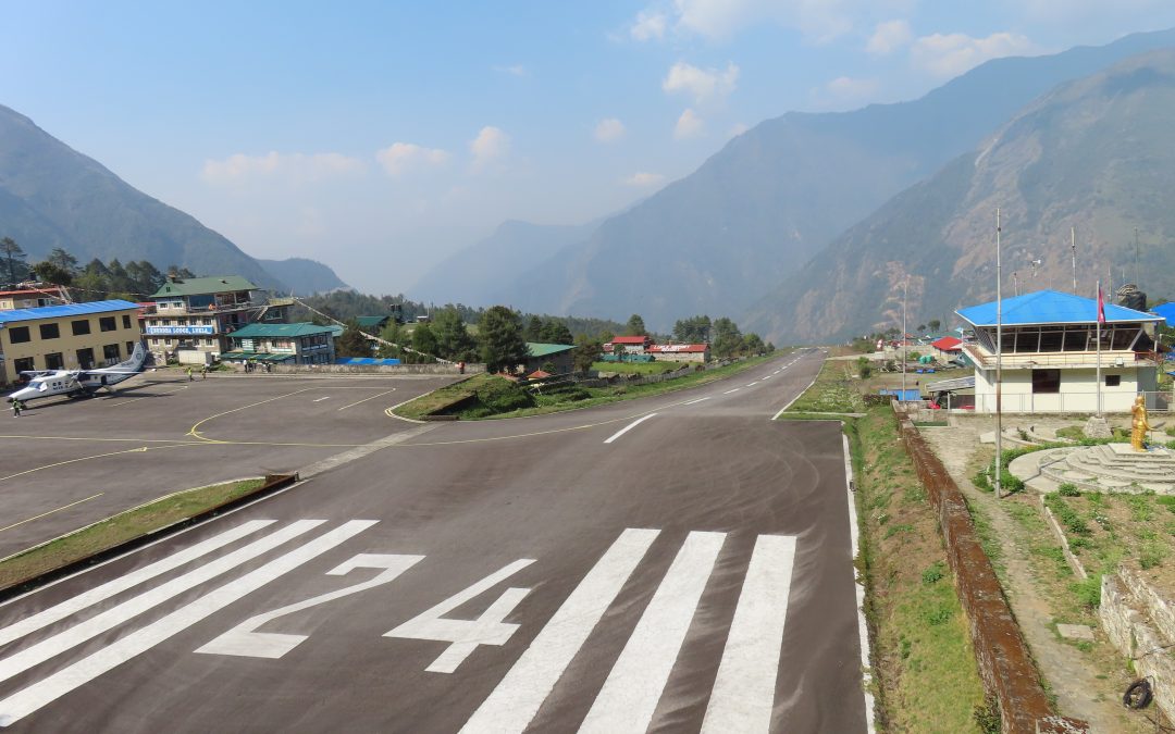 Tag 2: Flug nach Lukla, Walk nach Phakding